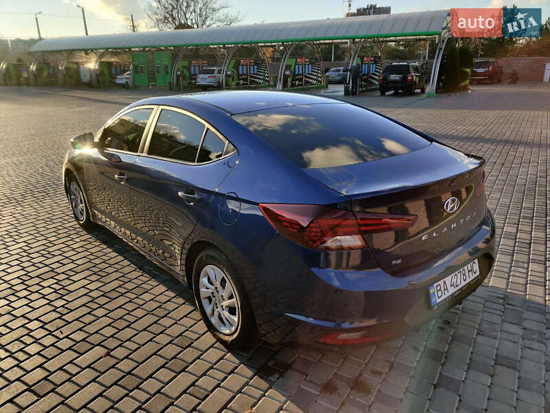 Седан Hyundai Elantra 2018 в Дніпрі