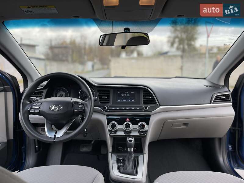 Седан Hyundai Elantra 2018 в Дніпрі
