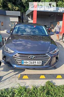 Седан Hyundai Elantra 2018 в Измаиле