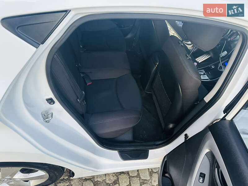 Седан Hyundai Elantra 2012 в Кропивницком