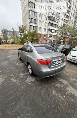 Седан Hyundai Elantra 2011 в Киеве