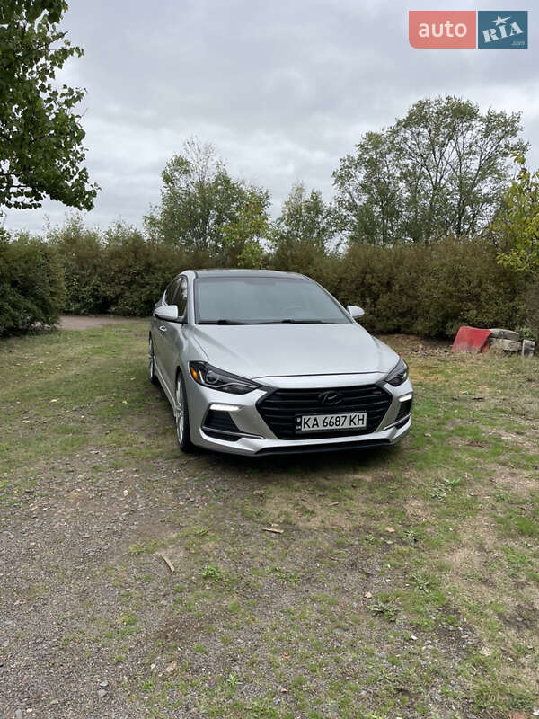 Седан Hyundai Elantra 2017 в Одессе