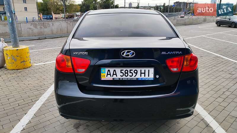 Седан Hyundai Elantra 2008 в Киеве