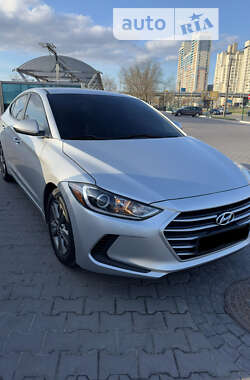 Седан Hyundai Elantra 2016 в Киеве