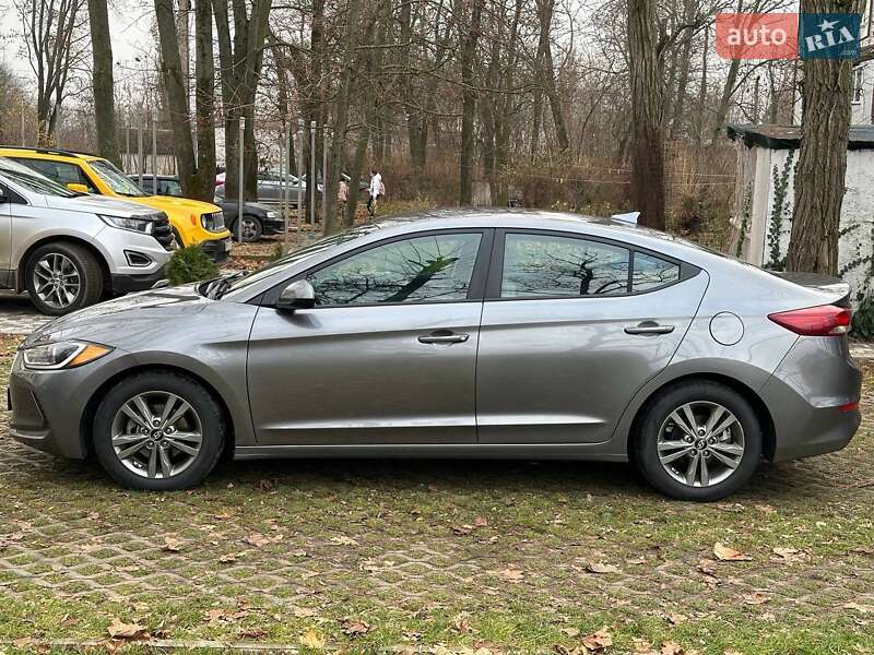 Седан Hyundai Elantra 2017 в Черноморске