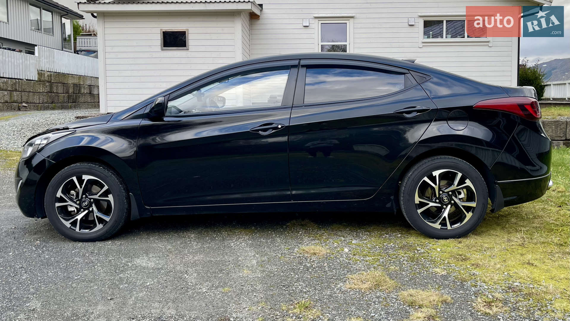 2013 Hyundai Elantra - мініатюра 9