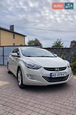 Седан Hyundai Elantra 2013 в Вінниці