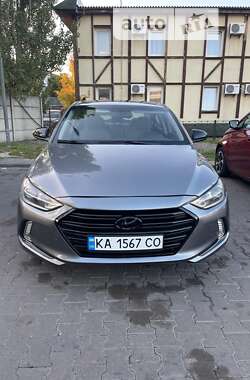 Седан Hyundai Elantra 2017 в Києві