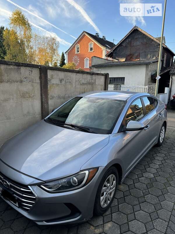 Седан Hyundai Elantra 2016 в Добропіллі