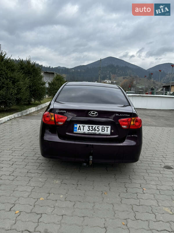 Седан Hyundai Elantra 2008 в Верховине