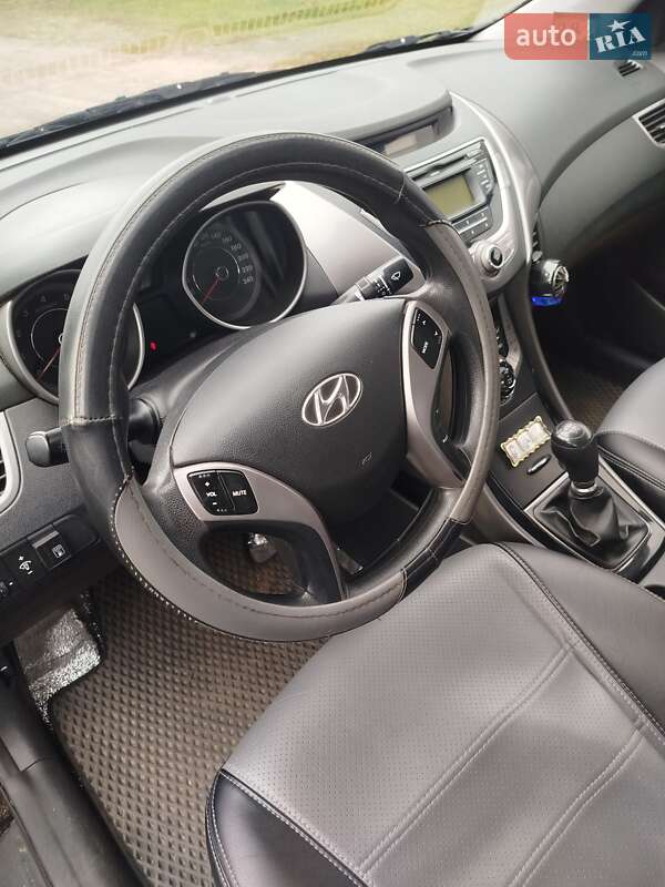 Седан Hyundai Elantra 2013 в Житомире