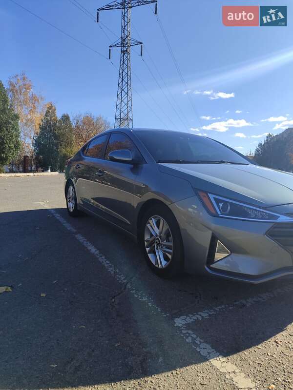 Седан Hyundai Elantra 2018 в Днепре