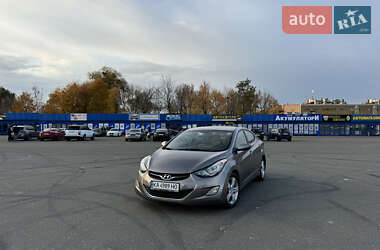 Седан Hyundai Elantra 2013 в Києві