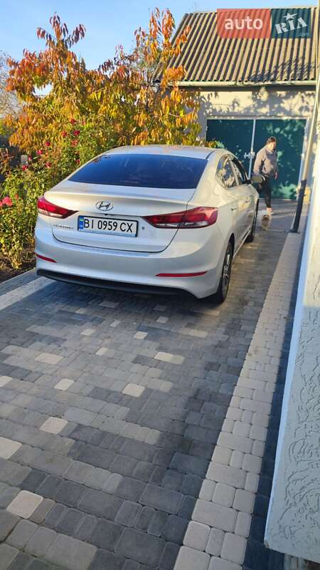 Hyundai Elantra 2018