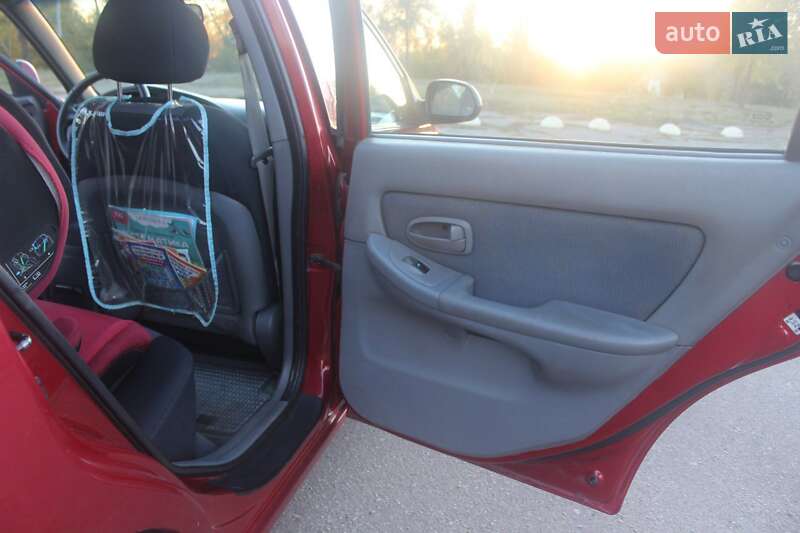 Хэтчбек Hyundai Elantra 2006 в Кривом Роге