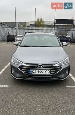 Седан Hyundai Elantra 2019 в Киеве