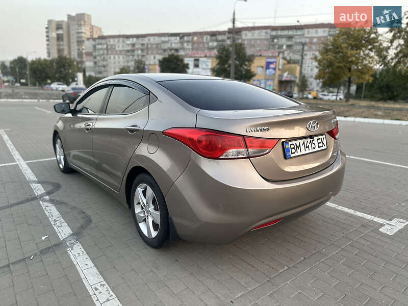 Седан Hyundai Elantra 2012 в Сумах
