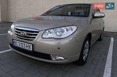 Седан Hyundai Elantra 2010 в Стрые