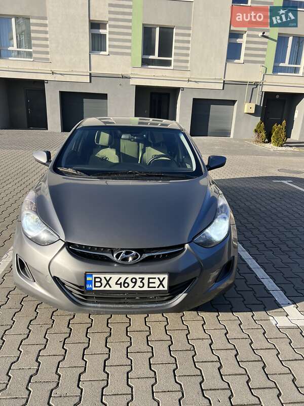 Hyundai Elantra 2012