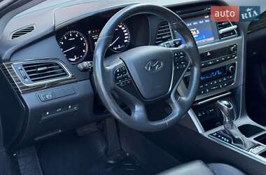 Седан Hyundai Elantra 2016 в Киеве