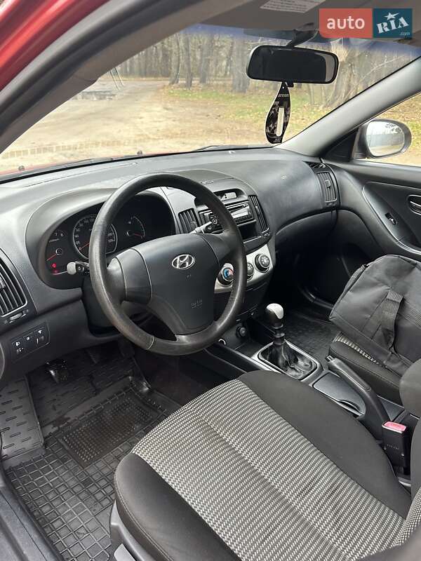 Седан Hyundai Elantra 2011 в Кропивницком