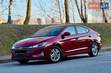 Седан Hyundai Elantra 2019 в Киеве