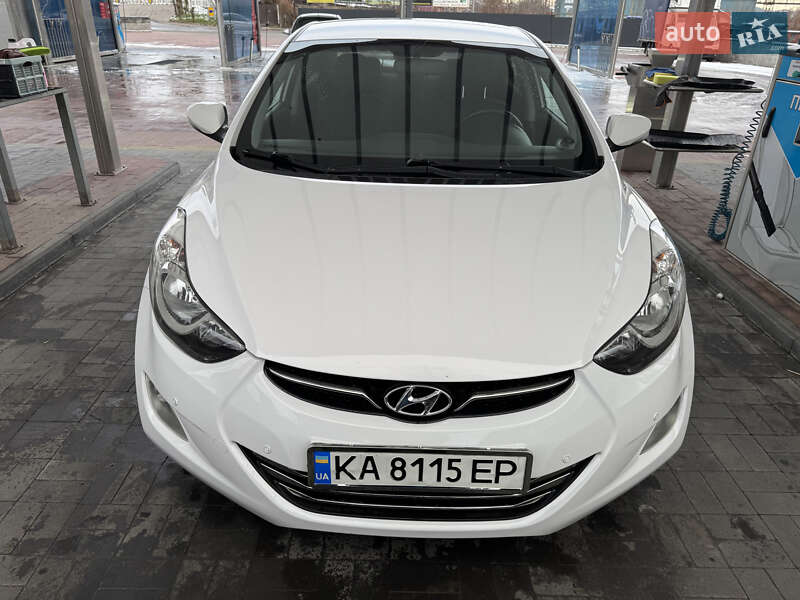 Седан Hyundai Elantra 2012 в Рівному