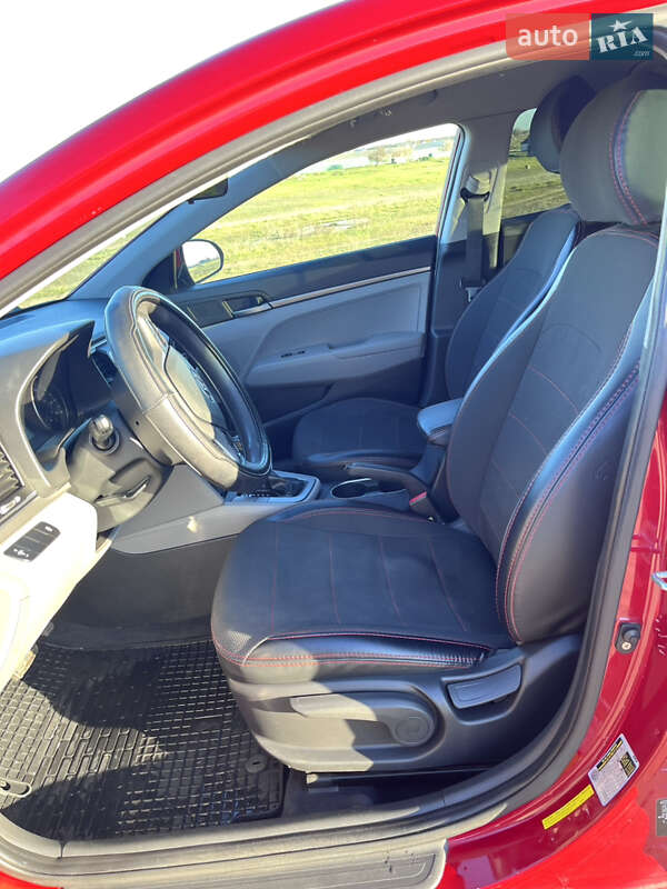 Седан Hyundai Elantra 2017 в Ізмаїлі