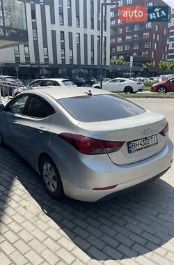 Седан Hyundai Elantra 2015 в Ровно