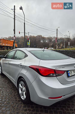 Седан Hyundai Elantra 2014 в Львові