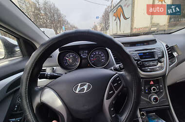 Седан Hyundai Elantra 2014 в Львові