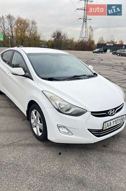 Седан Hyundai Elantra 2013 в Киеве