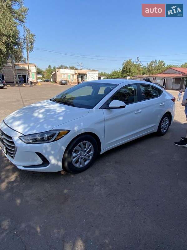 Седан Hyundai Elantra 2018 в Кривом Роге