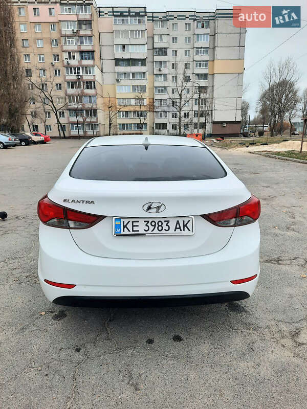 Седан Hyundai Elantra 2014 в Каменском