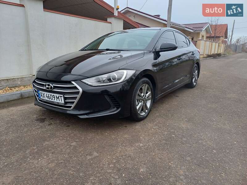 Седан Hyundai Elantra 2018 в 
