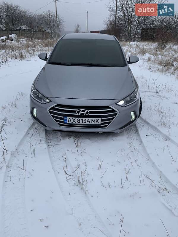 Седан Hyundai Elantra 2016 в Люботине