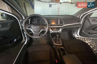 Седан Hyundai Elantra 2018 в 