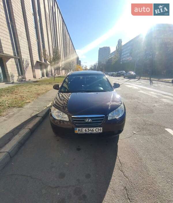 Седан Hyundai Elantra 2008 в Киеве