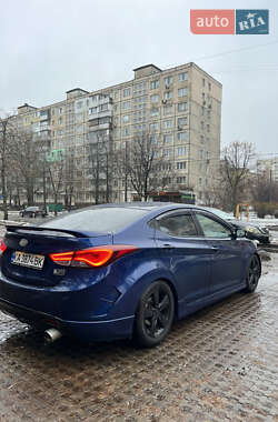 Седан Hyundai Elantra 2012 в Києві