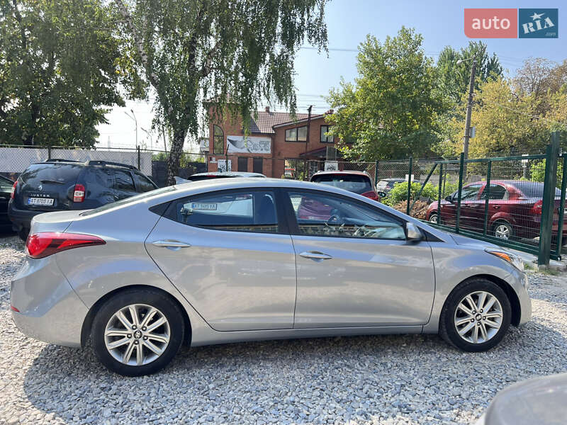 Седан Hyundai Elantra 2015 в Ивано-Франковске