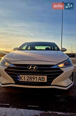 Седан Hyundai Elantra 2019 в Киеве