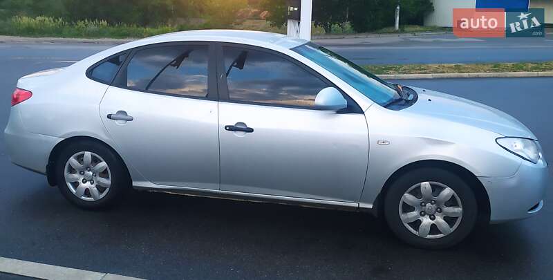 Седан Hyundai Elantra 2007 в Днепре