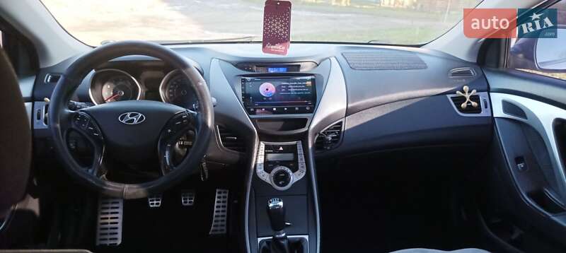 Седан Hyundai Elantra 2011 в Ямполі