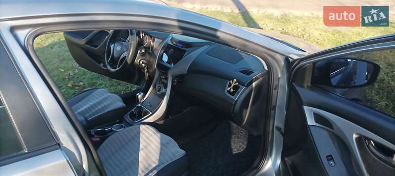 Седан Hyundai Elantra 2011 в Ямполі