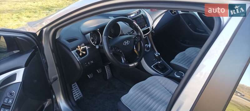 Седан Hyundai Elantra 2011 в Ямполі