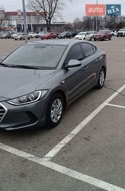 Седан Hyundai Elantra 2016 в Дніпрі