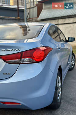 Седан Hyundai Elantra 2013 в Киеве