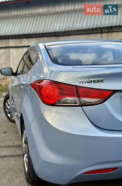 Седан Hyundai Elantra 2013 в Киеве