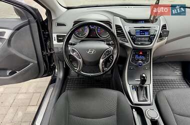 Седан Hyundai Elantra 2014 в Днепре