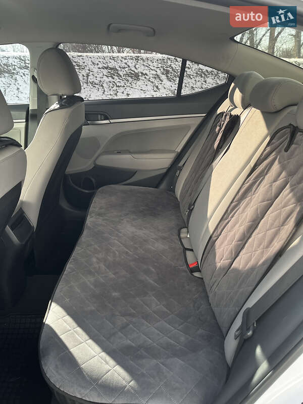 Седан Hyundai Elantra 2017 в Борисполе
